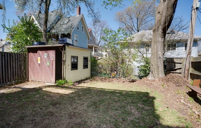 387 HURON AVE