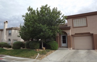WONDERFUL DUAL MASTER BEDROOM TOWNHOME IN GATED "GREEN VALLEY COMMUNITY!!"
