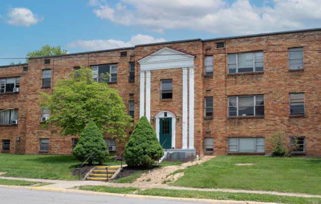 1 bed, 1 bath, 525 sqft, $850, Unit Virginia Terrace C-6
