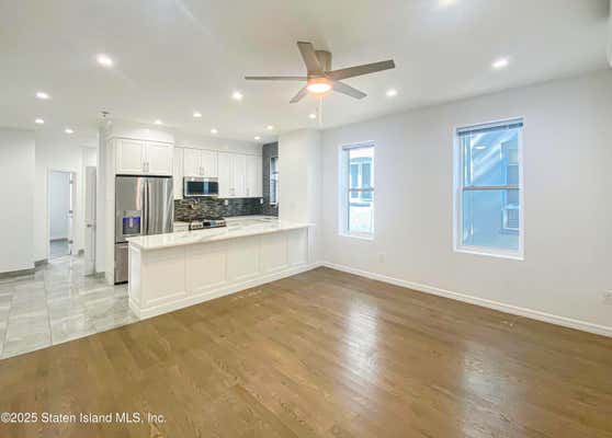 2548 E 21 ST