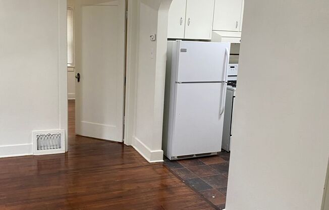 1 bed, 1 bath, 725 sqft, $1,199, Unit 286