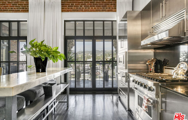 1 bed, 1 bath, 1,560 sqft, $7,500, Unit 1007