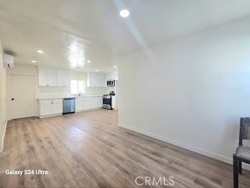 9404 E ZAMORA AVE