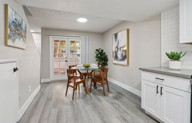 2 beds, 1.5 baths, 856 sqft, $1,764, Unit 1009