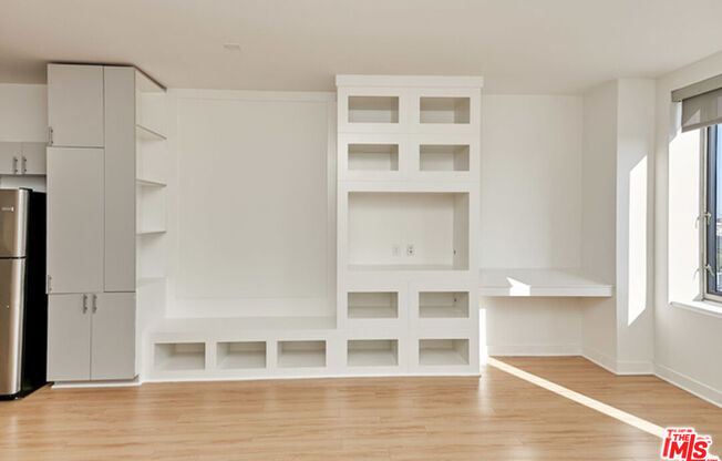 1 bed, 1 bath, 710 sqft, $2,400, Unit 809