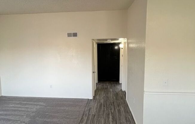 2 beds, 2 baths, 1,000 sqft, $1,195, Unit 201