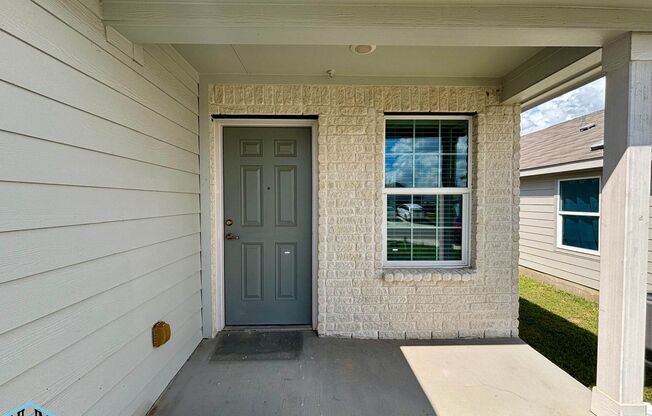 Live in Luxury in this beautiful 3bed/2bath single story home near Randolph & Ft. Sam!
