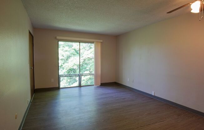 GET 2 WEEKS FREE RENT: 1Bdr w/Large Closets + DW & Private Balcony!