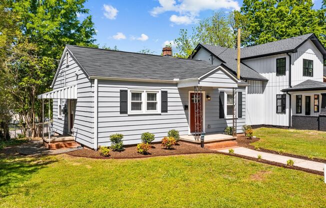 Beautiful 2 bedroom, 1 bath home near Downtown Durham, High-end Finishes and fenced-in backyard!