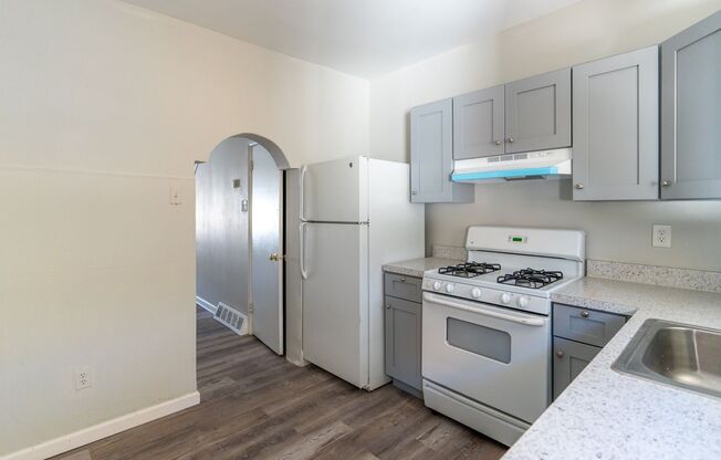 3 beds, 1 bath, $1,600