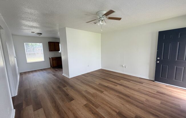 3 Bedroom - Move in Ready in South East Houston