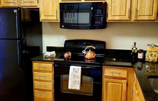 2 beds, 2 baths, 1,000 sqft, $1,990, Unit 14203 #101