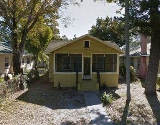 3 beds, 1 bath, $2,295