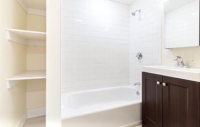 Studio, 1 bath, 518 sqft, $2,495, Unit 32