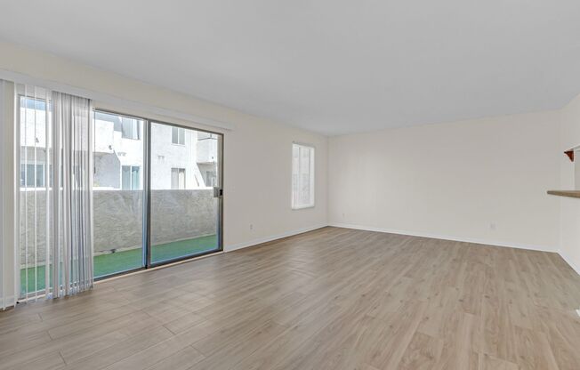 1422 Rock Glen Ave. #214