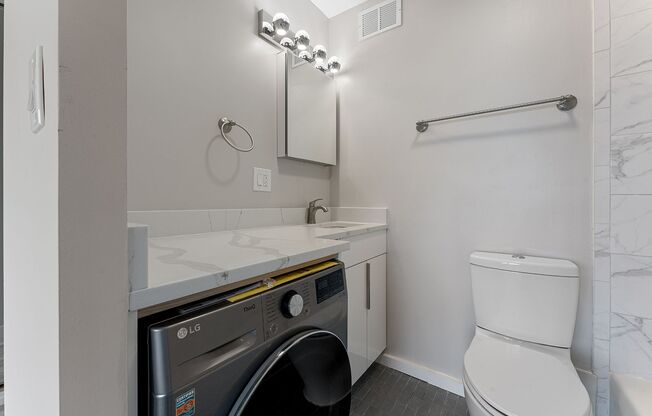 1 bed, 1.5 baths, 662 sqft, $2,400, Unit 26L
