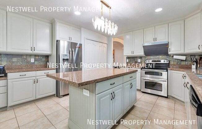 204 N FAIRWAY DR