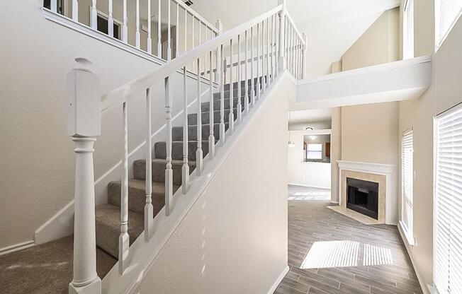 711 MEADOWCREEK CT