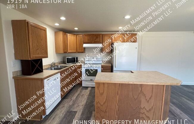 1919 N ANCESTOR AVE