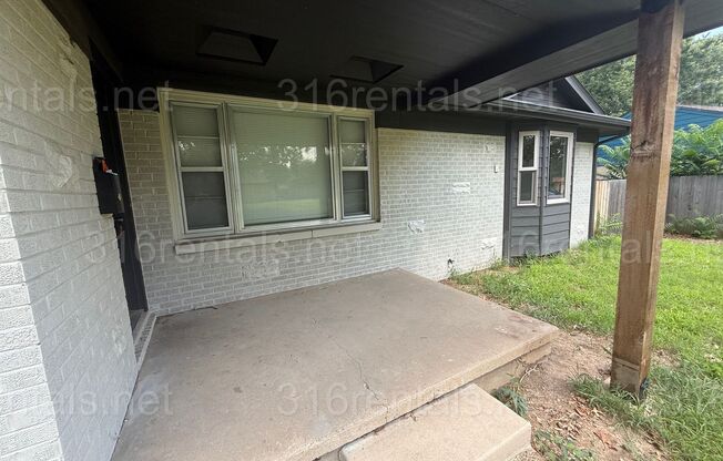 $1350 - 3 bedroom / 1 bathroom - Single Family Home