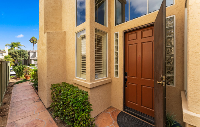 1542 SAPPHIRE LN