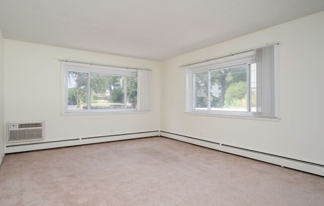2 beds, 1 bath, 900 sqft, $1,325, Unit 301