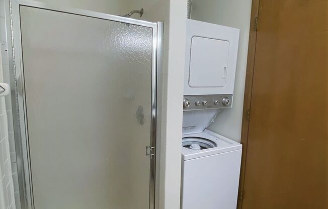 2 beds, 2 baths, 950 sqft, $1,825, Unit 7657CC