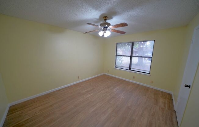 3 beds, 1 bath, $1,400