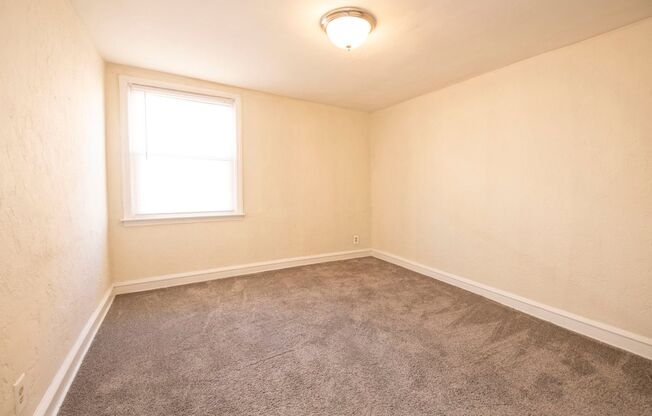 2 beds, 1 bath, 720 sqft, $1,299, Unit 108-04D