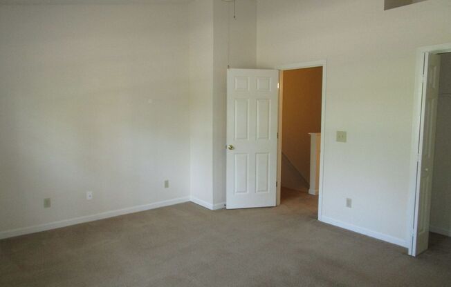 2 beds, 1.5 baths, 1,000 sqft, $950, Unit 655b