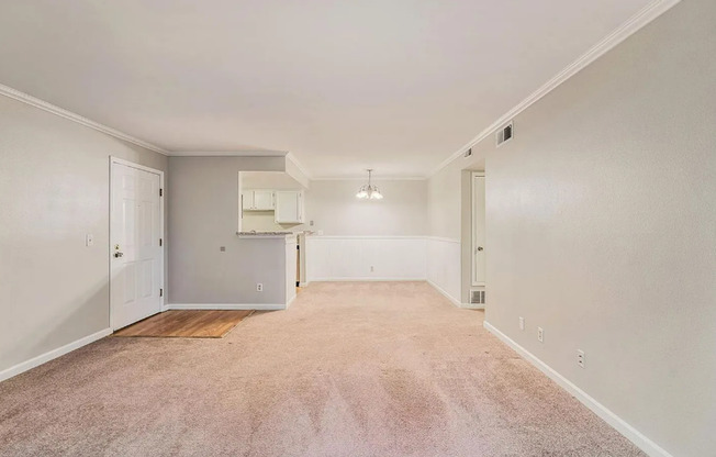 2 bedroom/2 bathroom main level condo!