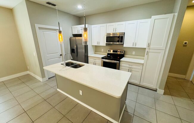 Gorgeous 4 Bed 2 Bath Home in Poinciana!