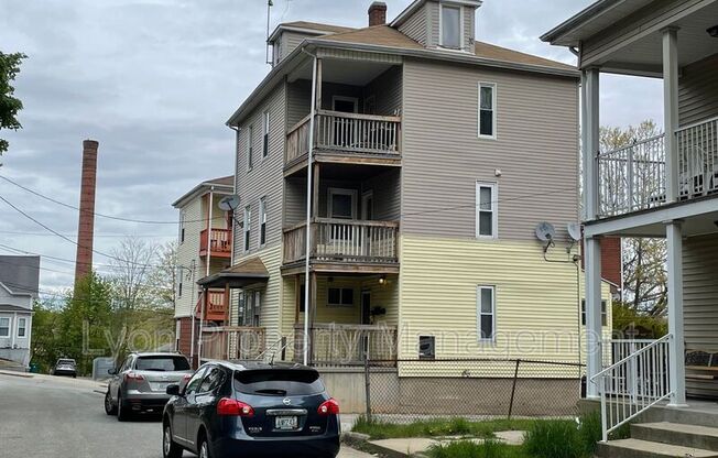 24 MONTCALM ST