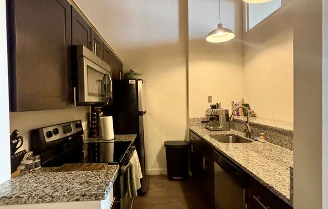 2 beds, 2 baths, 900 sqft, $2,199, Unit 330