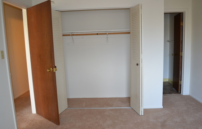 3 beds, 2.5 baths, 1,288 sqft, $1,369, Unit 04 - 410