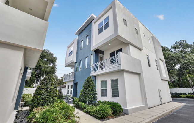 105 W GRANT ST