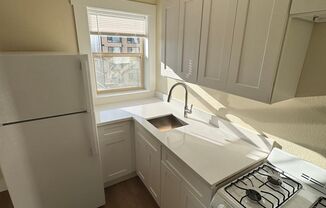 Studio, 1 bath, 280 sqft, $1,350, Unit 406