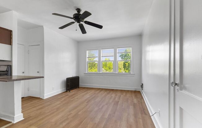 1 bed, 1 bath, 475 sqft, $825, Unit 34