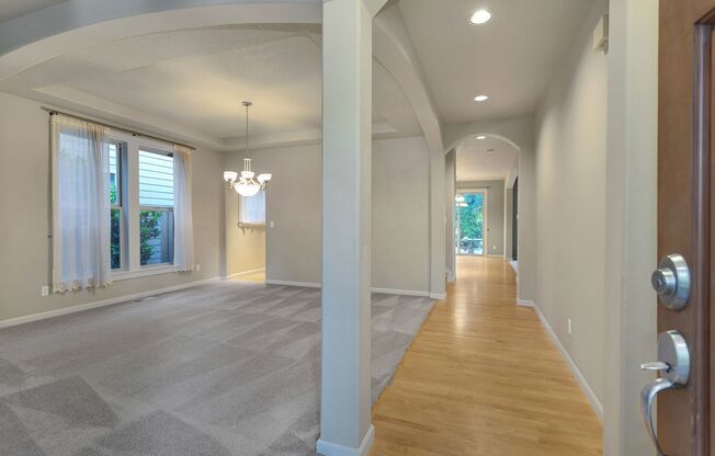 Fabulous 4BD/2.5BTH/2-Car Garage Renaissance Home in Rock Creek / Bethany area