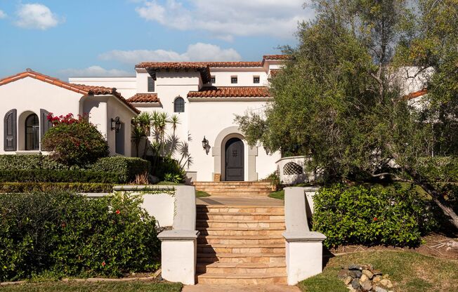 Luxury Home in the Exclusive Community of the Bridges in Rancho Santa Fe!