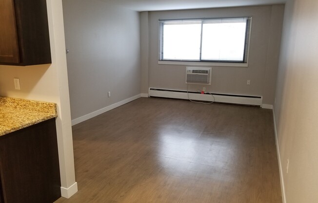 1 bed, 1 bath, $1,085, Unit 304