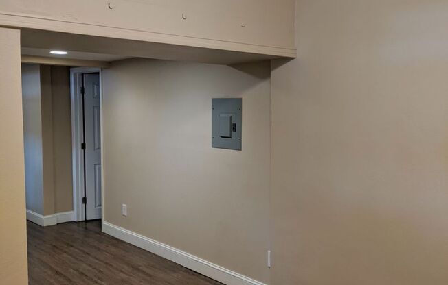 Studio, 1 bath, 300 sqft, $1,150, Unit 8