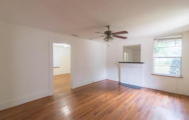 2020 HOLLYWOOD DR