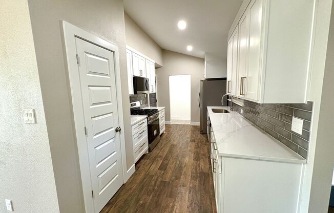 NEWLY REMODELED 4 bedroom in beautiful Irving neighborhood