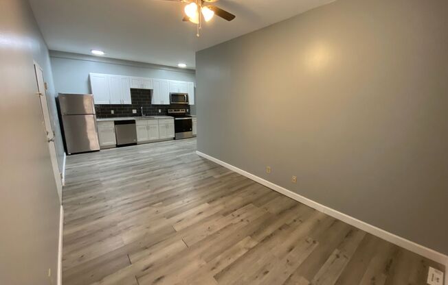 PERFECT 2/2 - (MOVE IN SPECIAL) RENOVATED, STAINLESS, GRANITE, SECURED PARKING