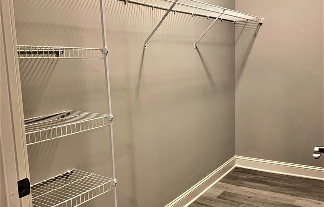 1 bed, 1 bath, 848 sqft, $775, Unit 27