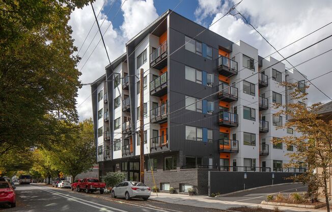 Studio, 1 bath, 375 sqft, $1,025, Unit 307