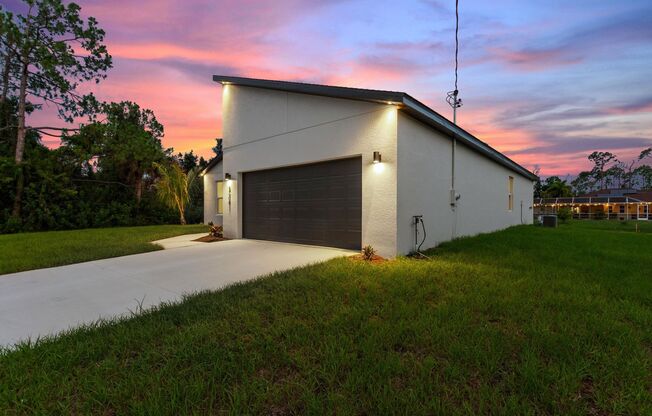 Deposit-Free! Modern, energy efficient home with ALL of the upgrades! North Port