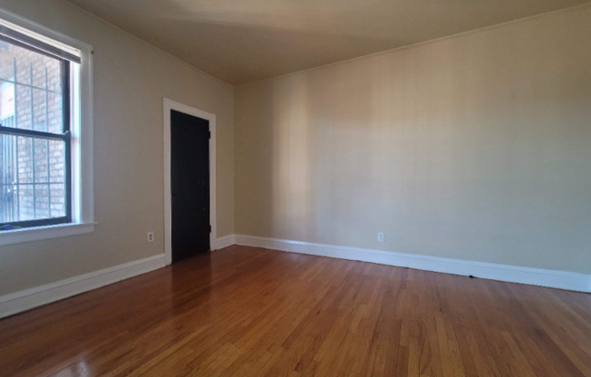 1643 W 80 ST