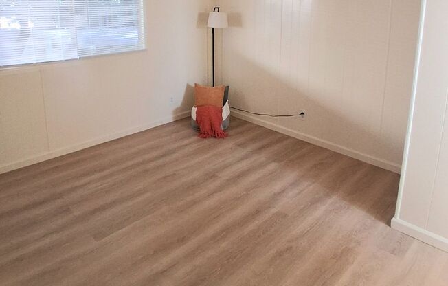 2 beds, 1 bath, 860 sqft, $3,295, Unit 014